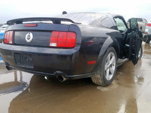 1ZVFT82H975284581 - 2007 FORD MUSTANG GT BLACK photo 4