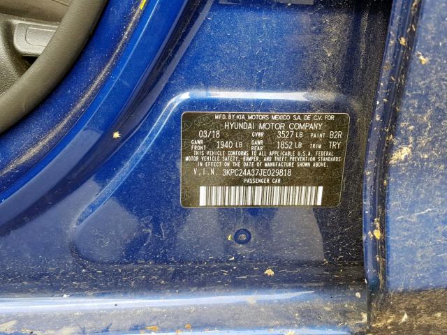 3KPC24A37JE029818 - 2018 HYUNDAI ACCENT SE BLUE photo 10