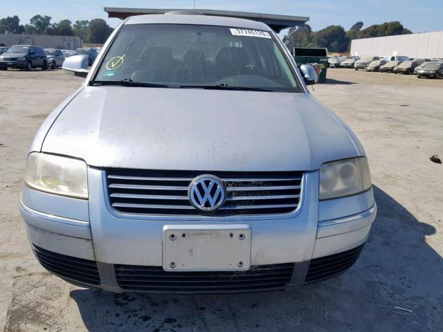 WVWMD63B15P006717 - 2005 VOLKSWAGEN PASSAT GL BLUE photo 9