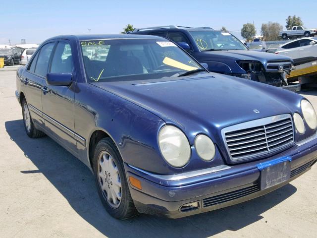 WDBJF65FXWA690215 - 1998 MERCEDES-BENZ E 320 BLUE photo 1