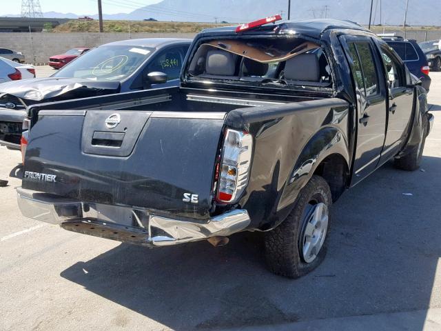 1N6AD07U56C427082 - 2006 NISSAN FRONTIER C BLACK photo 4