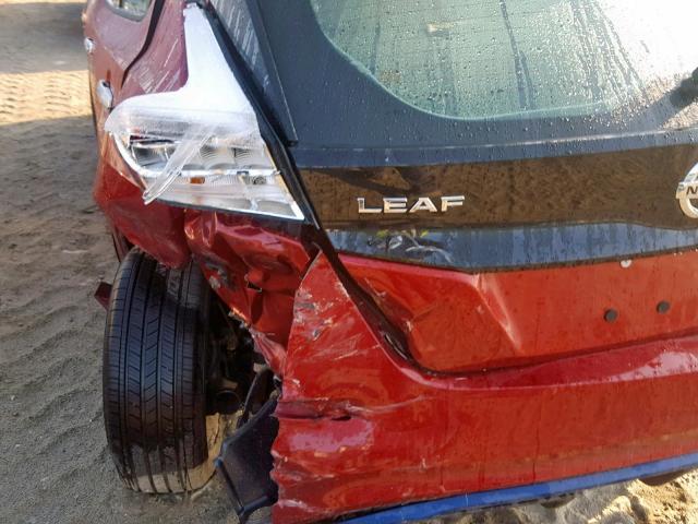 1N4AZ1CP1JC304503 - 2018 NISSAN LEAF S RED photo 9