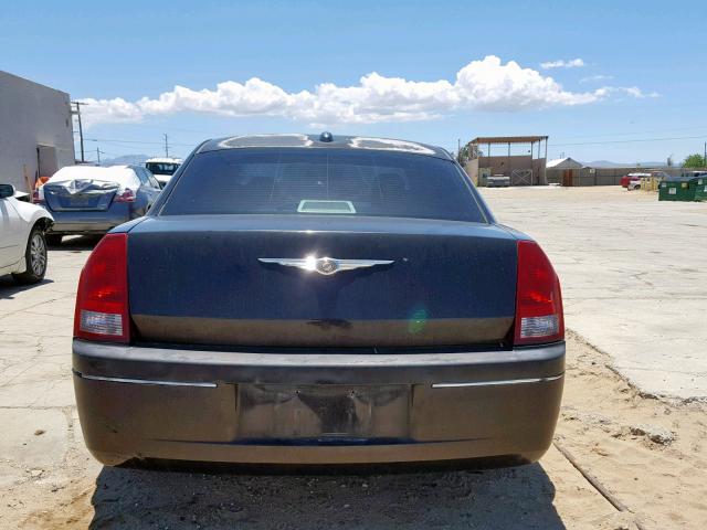 2C3AA53G15H612304 - 2005 CHRYSLER 300 TOURIN BLACK photo 10