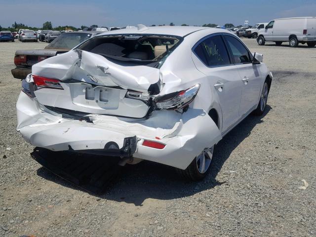 19VDE1F75DE005925 - 2013 ACURA ILX 20 TEC WHITE photo 4