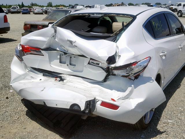 19VDE1F75DE005925 - 2013 ACURA ILX 20 TEC WHITE photo 9