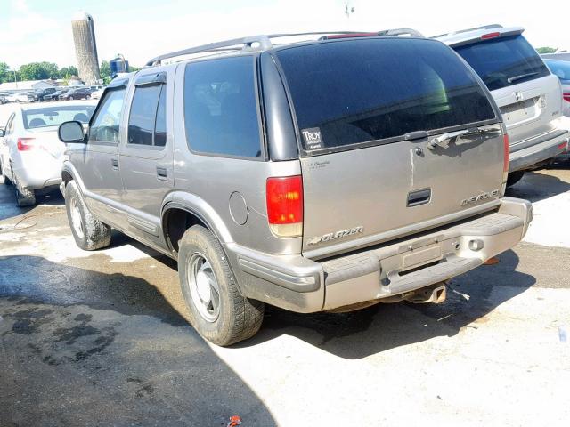 1GNDT13W3W2223958 - 1998 CHEVROLET BLAZER BROWN photo 3