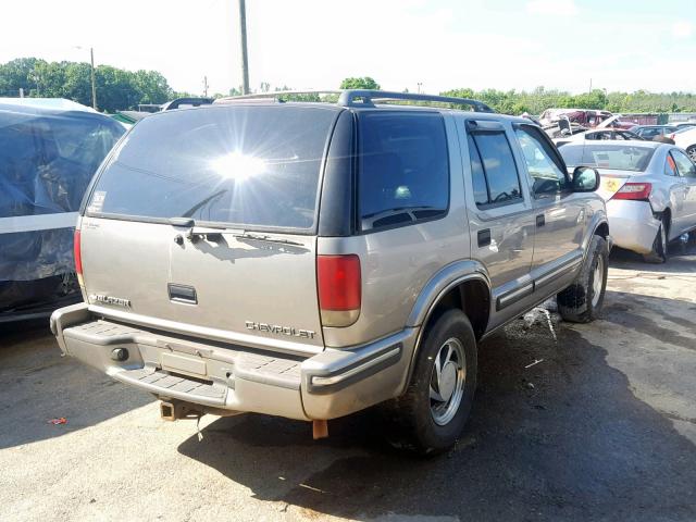 1GNDT13W3W2223958 - 1998 CHEVROLET BLAZER BROWN photo 4