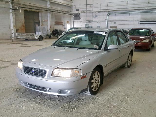 YV1TS592151399764 - 2005 VOLVO S80 2.5T SILVER photo 2