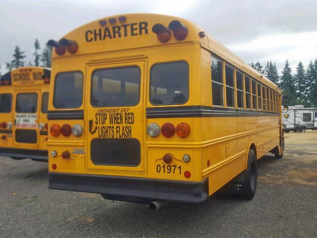 4UZAAXAKX1CH88651 - 2001 FREIGHTLINER CHASSIS FS YELLOW photo 4