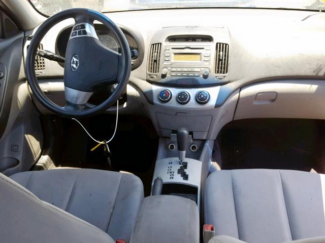 KMHDU46D88U351391 - 2008 HYUNDAI ELANTRA GL SILVER photo 9