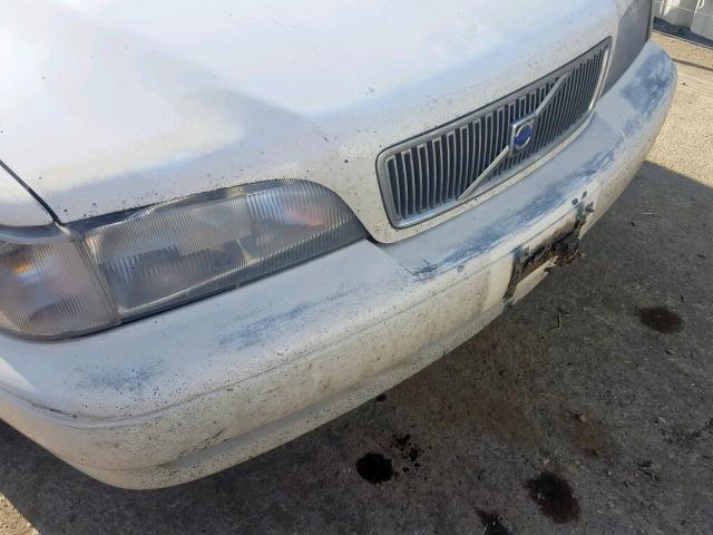 YV1LS55A7X1578424 - 1999 VOLVO S70 WHITE photo 9