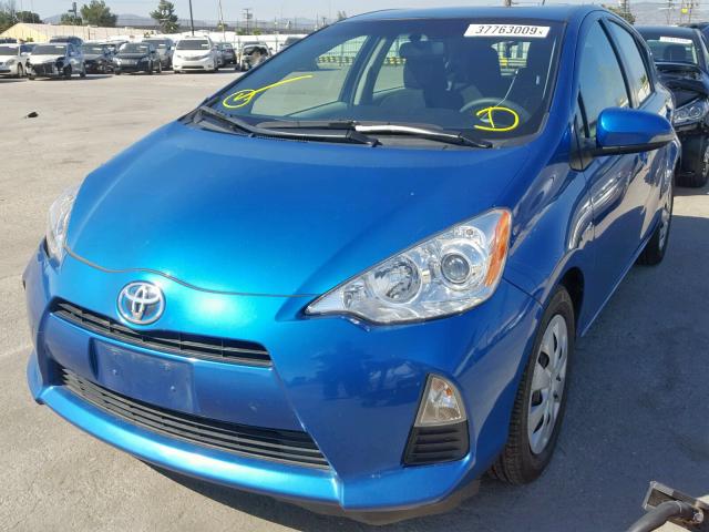 JTDKDTB34E1559719 - 2014 TOYOTA PRIUS C BLUE photo 2