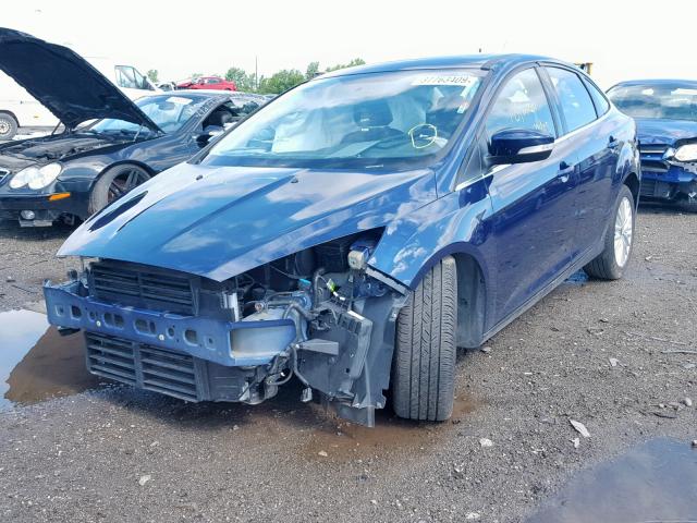 1FADP3J21HL228555 - 2017 FORD FOCUS TITA BLUE photo 2