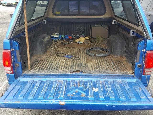 1B7GL22N6YS789796 - 2000 DODGE DAKOTA BLUE photo 6