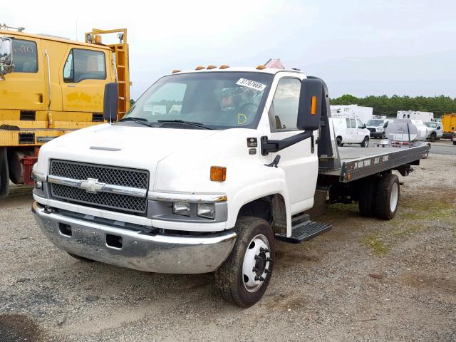 1GBE4C1245F510775 - 2005 CHEVROLET C4500 C4C0 WHITE photo 2