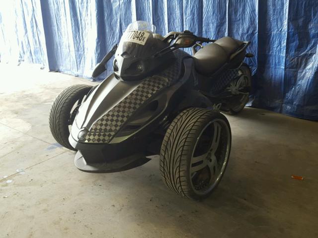 2BXNAAC16DV000245 - 2013 CAN-AM SPYDER ROA GRAY photo 2