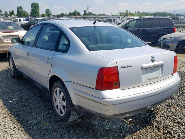 WVWMA63BXXE327291 - 1999 VOLKSWAGEN PASSAT GLS SILVER photo 3