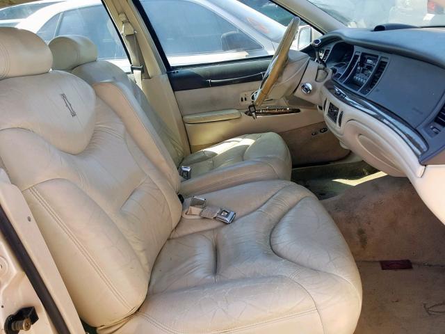 1LNLM83W4SY630474 - 1995 LINCOLN TOWN CAR C CREAM photo 5