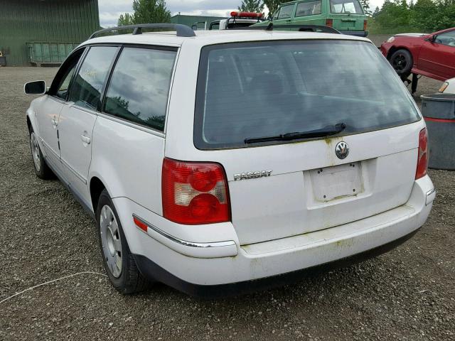 WVWVD63B12E157083 - 2002 VOLKSWAGEN PASSAT GLS WHITE photo 3