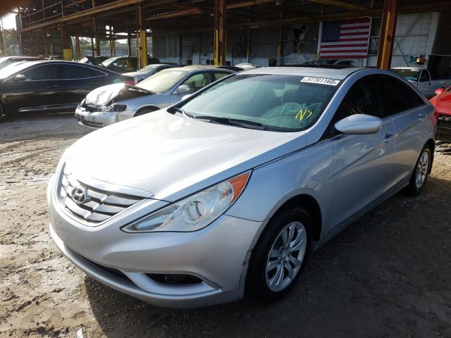 5NPEB4AC2BH131923 - 2011 HYUNDAI SONATA GLS SILVER photo 2