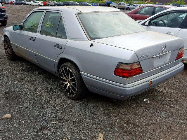 WDBEA32E5RC072531 - 1994 MERCEDES-BENZ E 320 SILVER photo 3