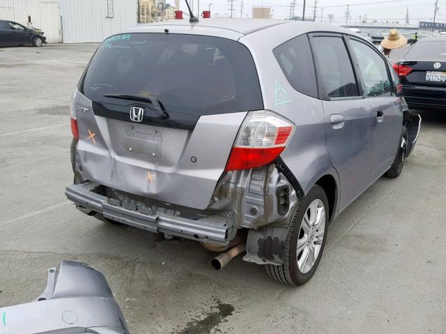 JHMGE8H24AC016690 - 2010 HONDA FIT SILVER photo 4