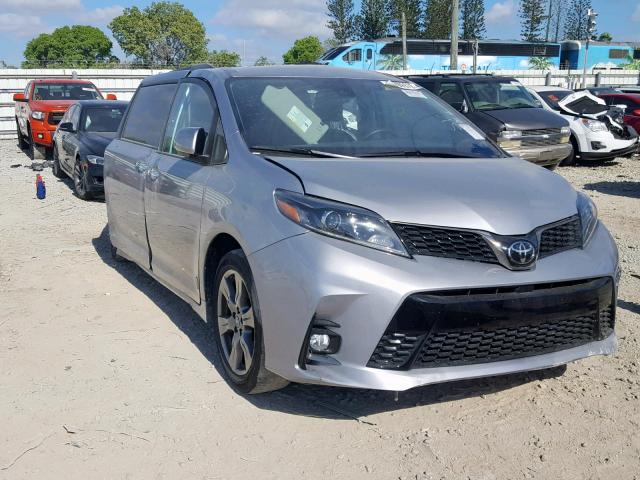 5TDXZ3DC3JS952564 - 2018 TOYOTA SIENNA SE SILVER photo 1