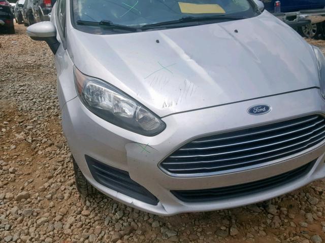 3FADP4BJ0FM122668 - 2015 FORD FIESTA SE SILVER photo 9