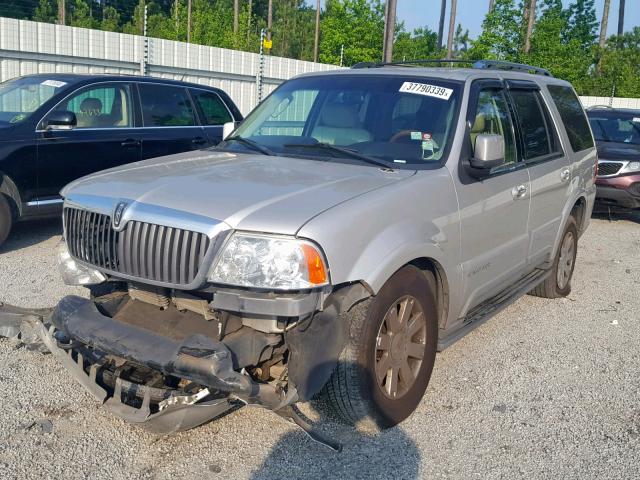 5LMFU27R03LJ16924 - 2003 LINCOLN NAVIGATOR ვერცხლისფერი ფოტო 2