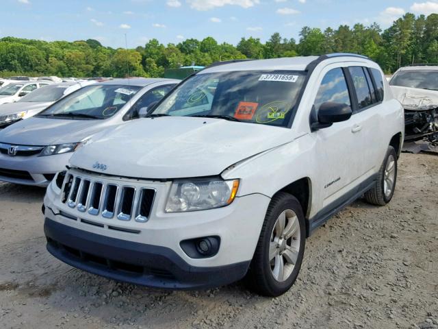 1J4NT1FA2BD286796 - 2011 JEEP COMPASS SP თეთრი ფოტო 2