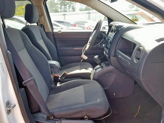 1J4NT1FA2BD286796 - 2011 JEEP COMPASS SP თეთრი ფოტო 5