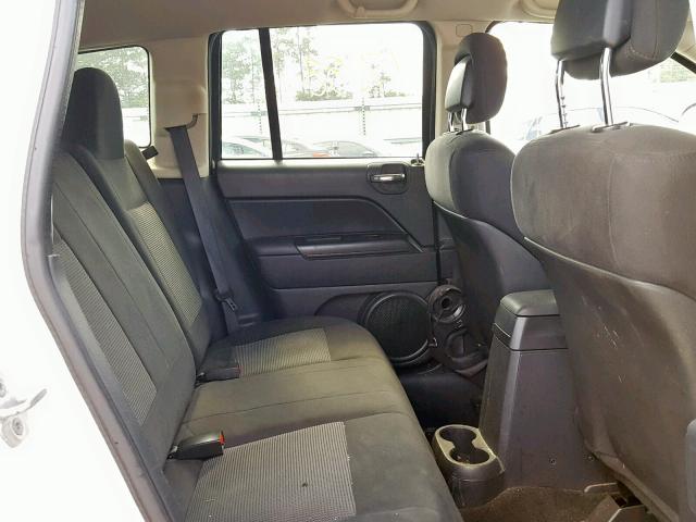 1J4NT1FA2BD286796 - 2011 JEEP COMPASS SP თეთრი ფოტო 6