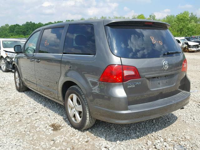 2V4RW3D17AR295797 - 2010 VOLKSWAGEN ROUTAN SE GRAY photo 3