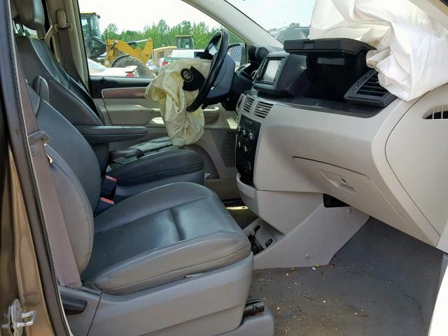 2V4RW3D17AR295797 - 2010 VOLKSWAGEN ROUTAN SE GRAY photo 5