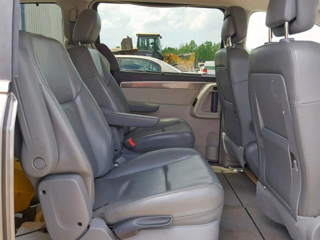 2V4RW3D17AR295797 - 2010 VOLKSWAGEN ROUTAN SE GRAY photo 6