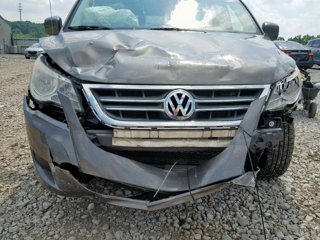 2V4RW3D17AR295797 - 2010 VOLKSWAGEN ROUTAN SE GRAY photo 9