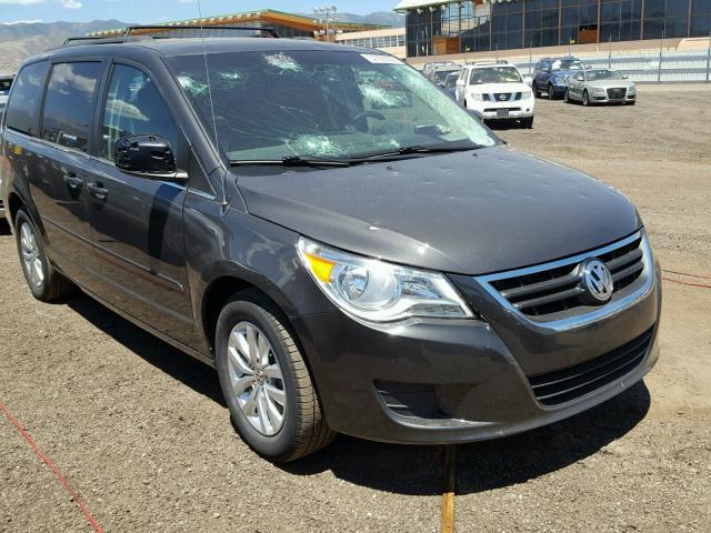 2C4RVABG1CR293863 - 2012 VOLKSWAGEN ROUTAN SE GRAY photo 1