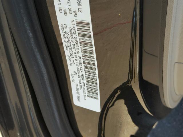 2C4RVABG1CR293863 - 2012 VOLKSWAGEN ROUTAN SE GRAY photo 10