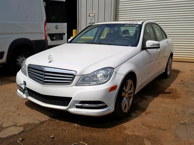 WDDGF4HBXDG017711 - 2013 MERCEDES-BENZ C 250 WHITE photo 2