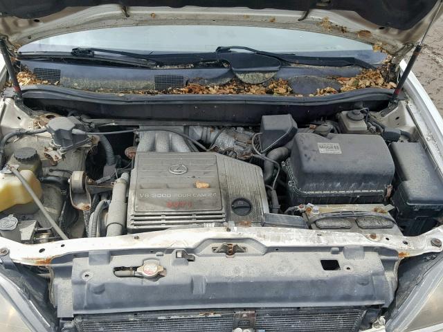 JT6HF10U3X0058759 - 1999 LEXUS RX 300 WHITE photo 7