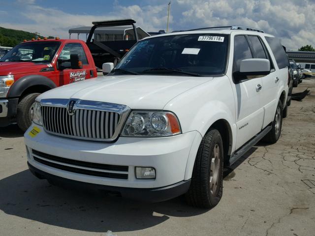 5LMFU27546LJ20685 - 2006 LINCOLN NAVIGATOR 白色 照片 2