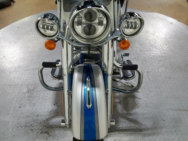 1HD1TF914FB950626 - 2015 HARLEY-DAVIDSON FLHTNSE CV BLUE photo 19