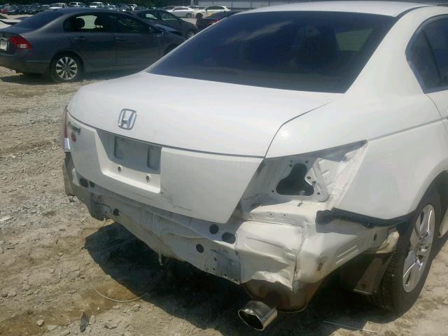 1HGCP2F4XAA137541 - 2010 HONDA ACCORD LXP WHITE photo 9