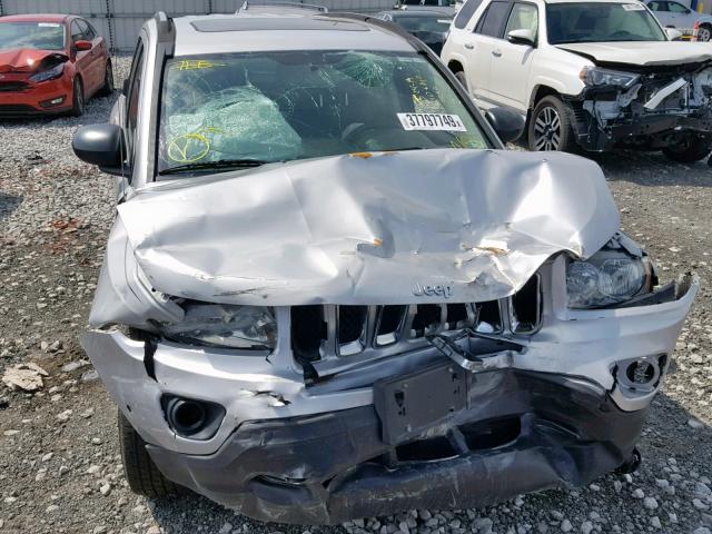 1J4NF1FB9BD212453 - 2011 JEEP COMPASS SP Күміс фото 9