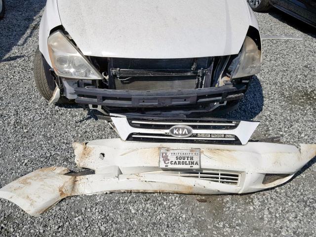 KNDMB233466027897 - 2006 KIA SEDONA EX WHITE photo 9