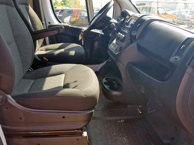 3C6TRVBG1JE124093 - 2018 RAM PROMASTER 白色 照片 5