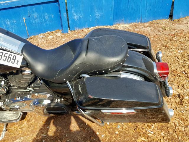 1HD1FBC16HB641137 - 2017 HARLEY-DAVIDSON FLHR ROAD BLACK photo 6