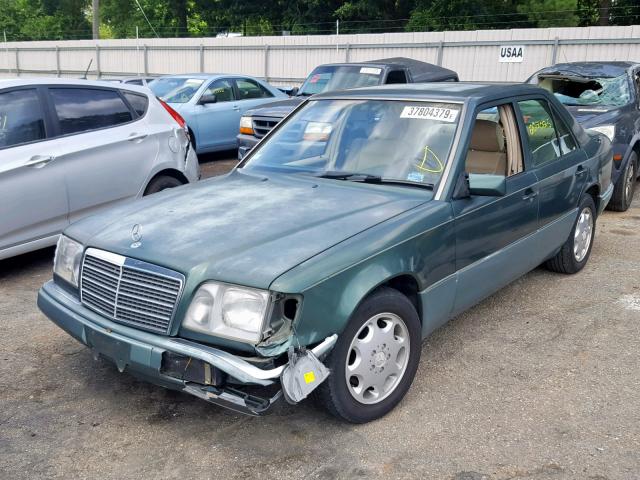 WDBEA32E2RC130143 - 1994 MERCEDES-BENZ E 320 GREEN photo 2