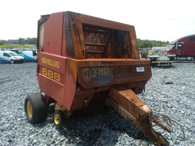 682 - 2005 NEWH HAY BALER RED photo 1