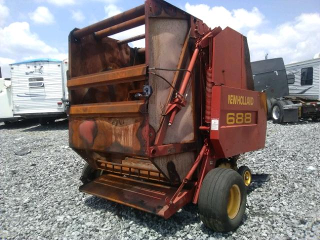 682 - 2005 NEWH HAY BALER RED photo 4